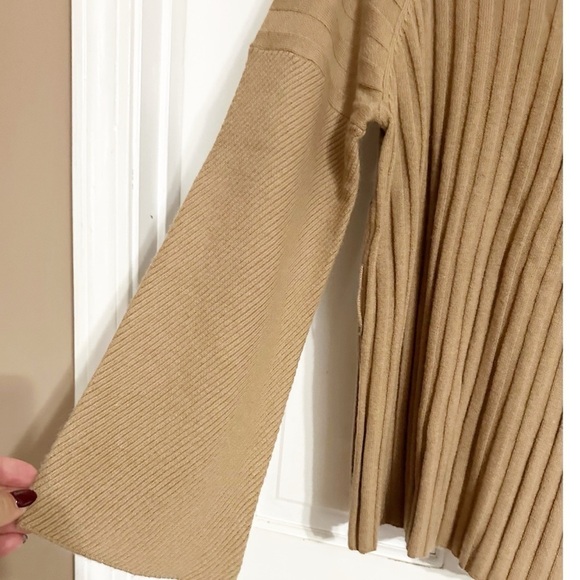 Equipment Femme Bell Sleeve Tan Crewneck Wool and Cashmere Sweater Sz XL - Picture 4 of 7